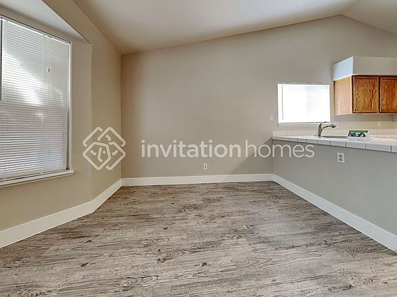 5th image of 4933 Country Breeze Ct