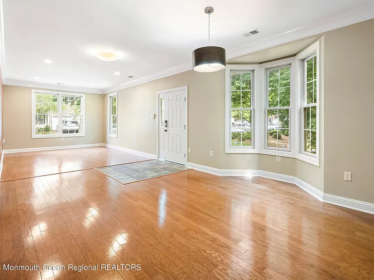 25 Indigo Dr — Photo 2