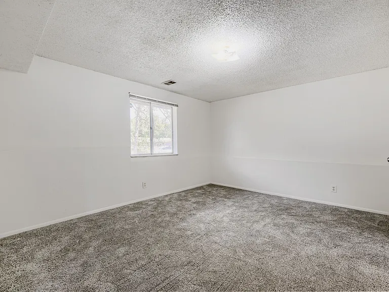 1690 Taft St — Photo 14