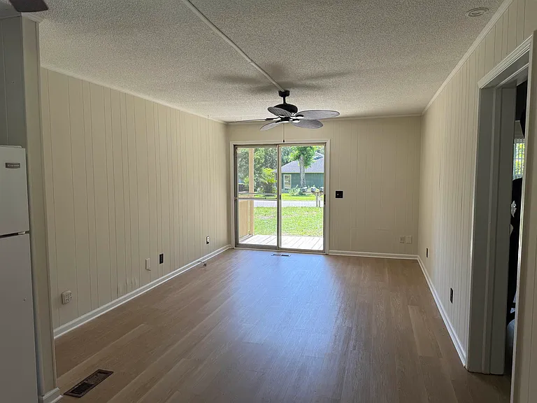 4067 Fairway Dr #B-2 — Photo 2