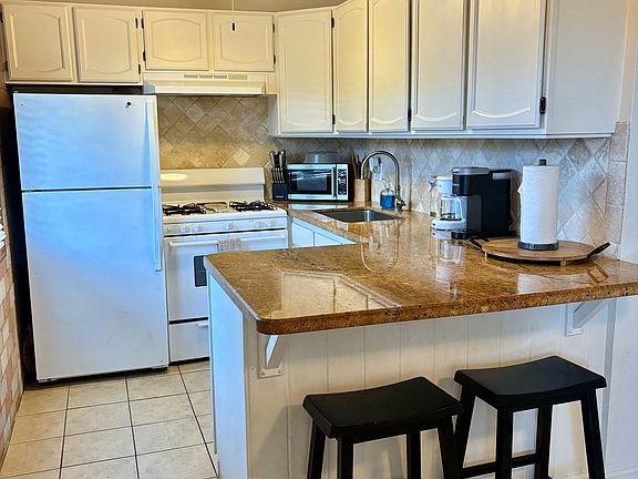 5th image of 75-6008 Alii Dr APT 134