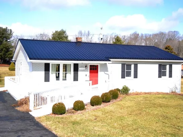 730 Rolling Hills Dr, Wytheville, VA 24382