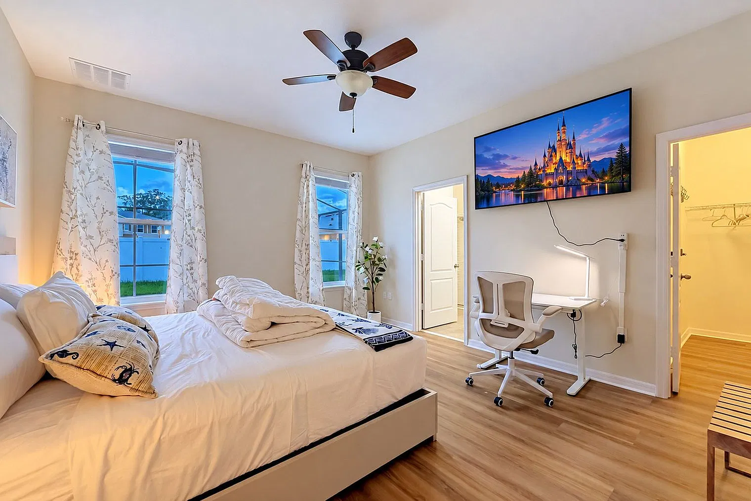 5 bed, 5.0 bath, 1711 sqft, $6,884 — Photo 4