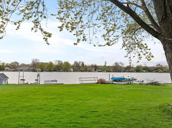2481 North Wallace Lake DRIVE, West Bend, WI 53090