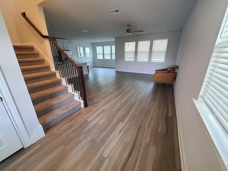 15610 Ellinger Dr — Photo 3