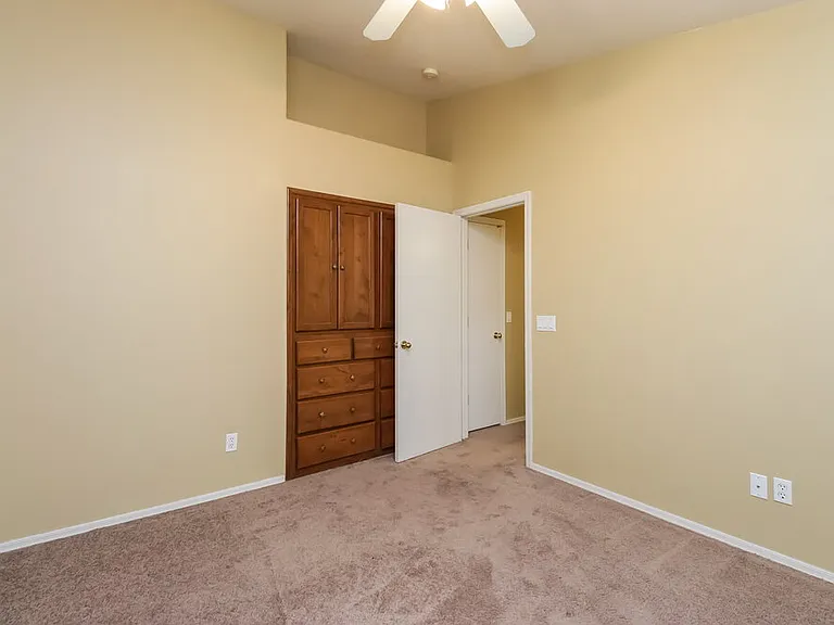 2213 W Saint Charles Ave — Photo 11