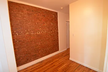 Rented by CITY SKYLINE REALTY INC