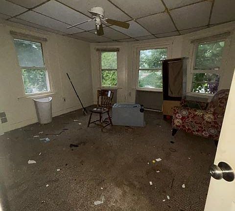 4th image of 824 E Plum St