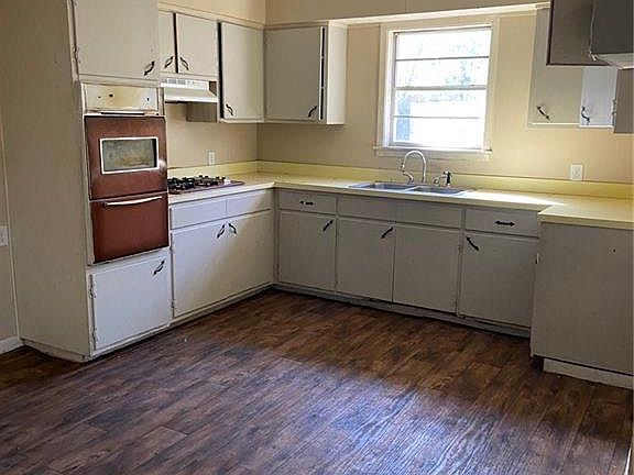 3rd image of 544 N Preston St