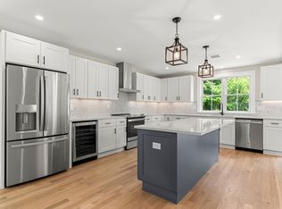 17 Fayette St #1, Watertown, MA 02472