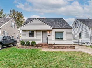 29761 Quinkert St, Roseville, MI