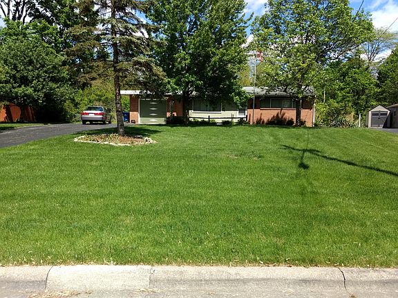 2nd image of 100 Orchard Ln