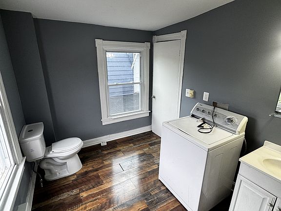 2nd image of 1 Sitgreaves St #1B