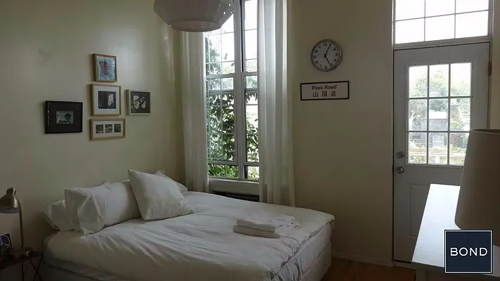 Rented by Bond New York | media 28