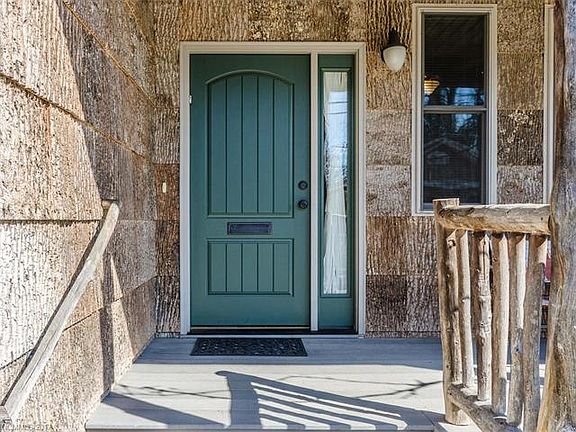 4th image of 126 Broad St