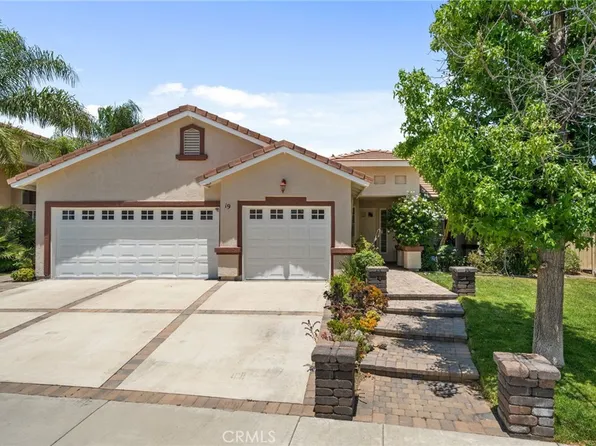 19 Corte Montena, Lake Elsinore, CA 92532
