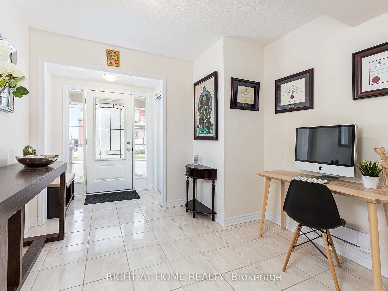 3 bed, $3,000 — Photo 2