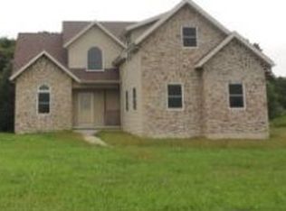 10470 E Tracy Dr, Rochelle, IL 61068