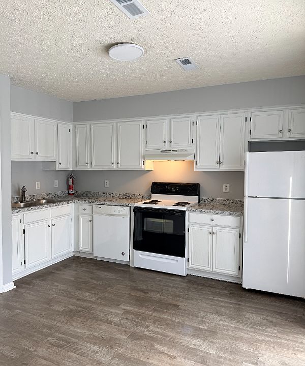 1st image of 22 Fonda Dr