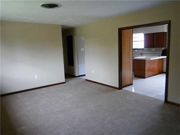 3rd image of 3026 Gen Meyer Ave
