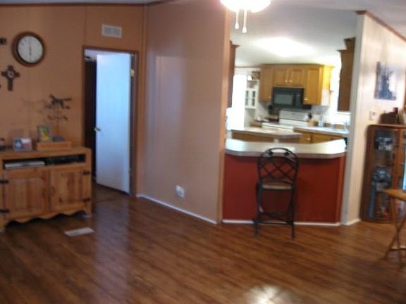 5th image of 710 Dairy Ln