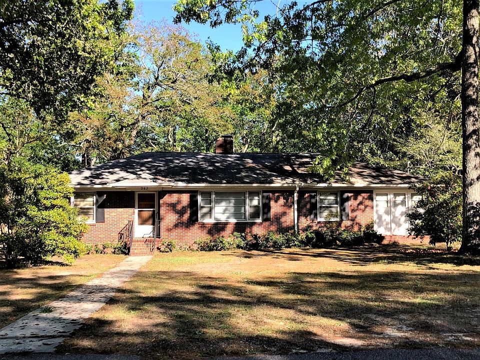 1st image of 202 Sherry Dr SE
