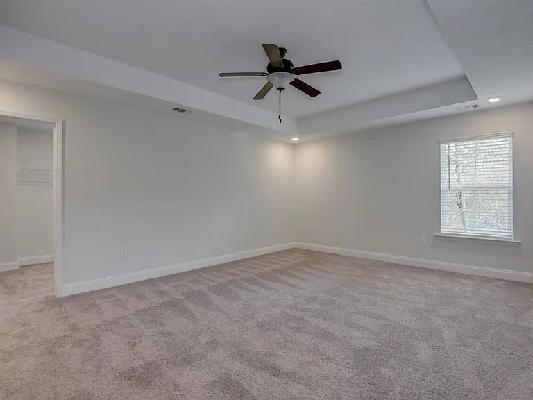 1011 Spotswood Cir — Photo 22