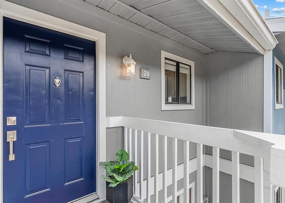 1st image of 6033 34th St W APT 28