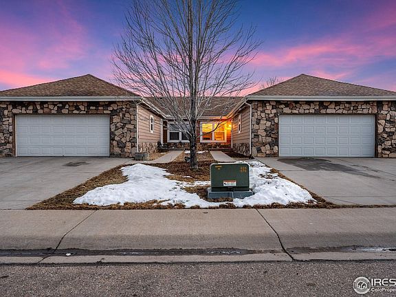 3rd image of 2464 Carriage Dr