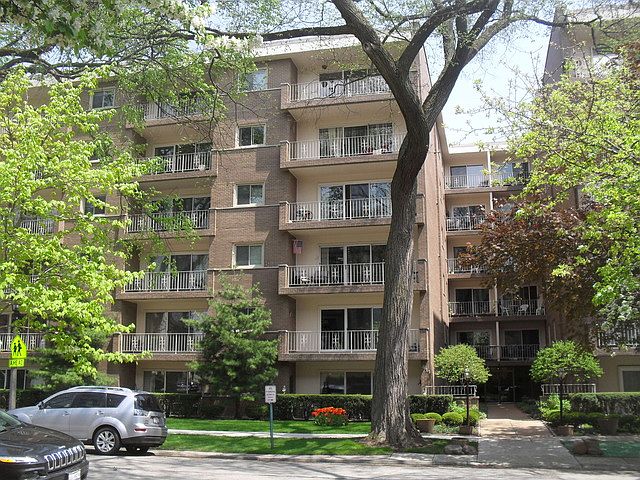 1st image of 411 Ashland Ave APT 3A