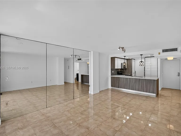 600 NE 36th St #1220 — Photo 4