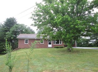 219 Parkside Ln, Rocky Mount, VA 24151