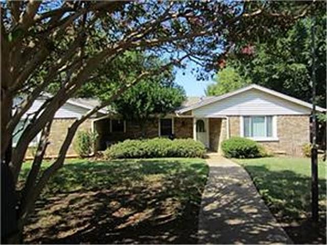 1st image of 213 Pecan St