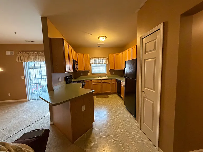3210 Addington Dr — Photo 3