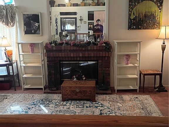 5th image of 934 Derringer Ln