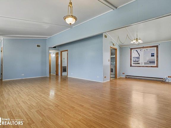 5th image of 303 Clay St