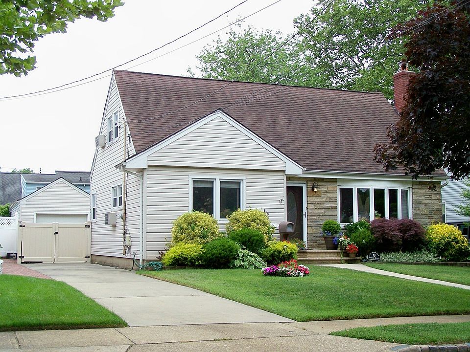1st image of 75 Ambrose Ave