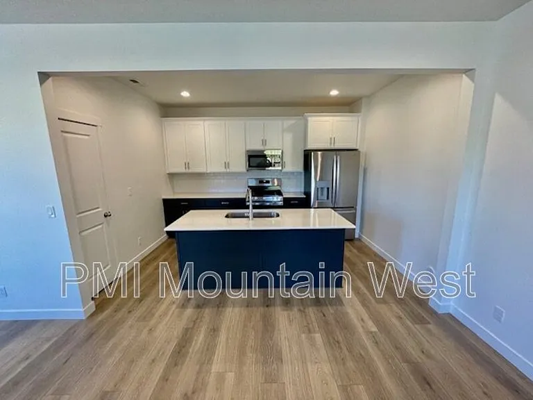 1386 N Copper Sky Dr — Photo 5