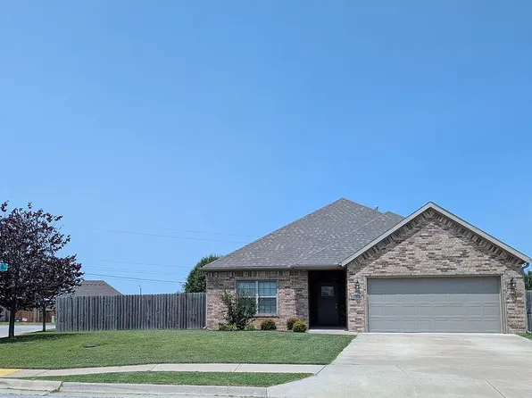1001 E Ridge View Dr, Siloam Springs, AR 72761
