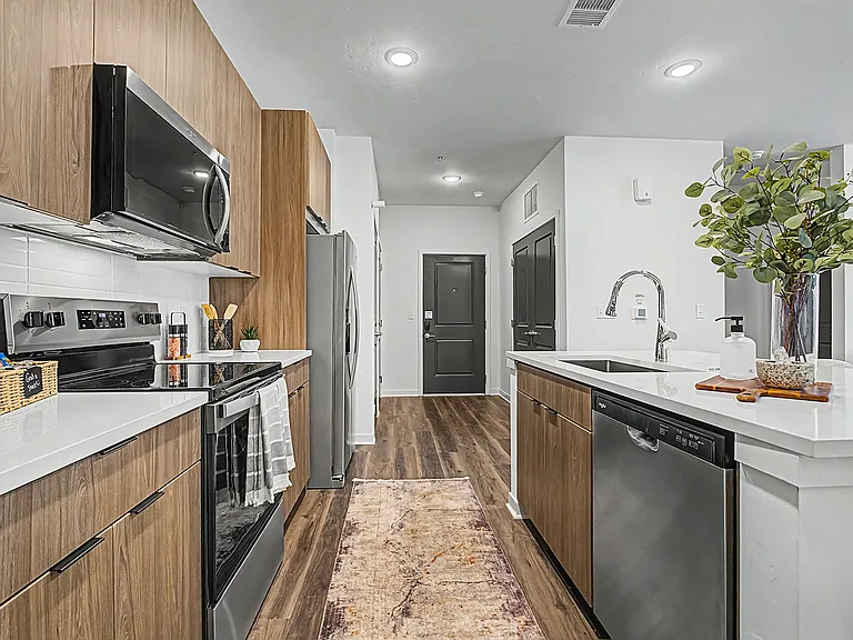 The Logan Luxury Apartments — Photo 25