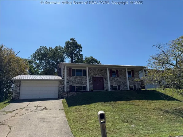 206 Spruce Ln, Poca, WV 25159