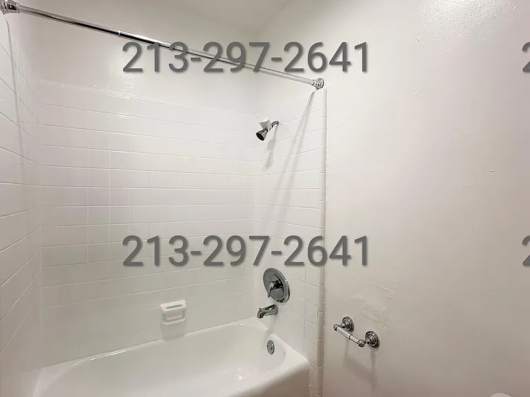 1154 N Gower St #20 — Photo 7