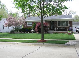 5210 Walker St, Wayne, MI 48184