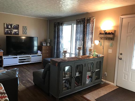 5th image of 141 Windsor Ave