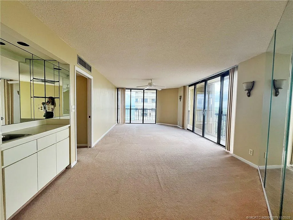 2 bed, 2.0 bath, 1437 sqft, $3,000 — Photo 3