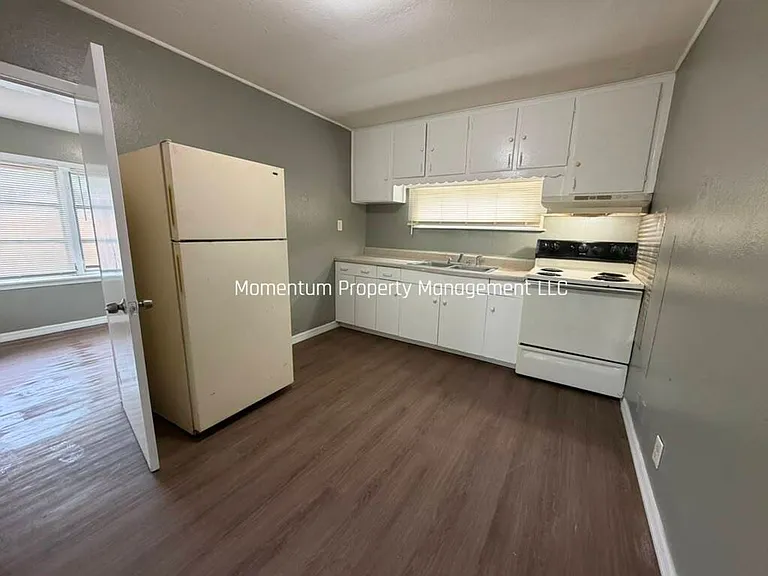 2112 E Bird St — Photo 4