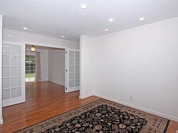 5th image of 3929 La Verne Way