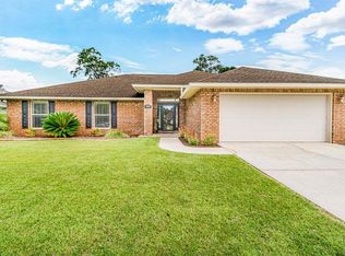 5860 Chi Chi Cir, Milton, FL 32570