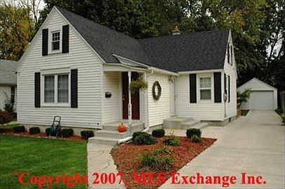 1st image of 2106 Prospect Ave NE