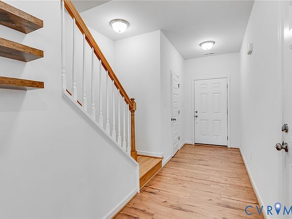 4th image of 7129 Desert Candle Dr